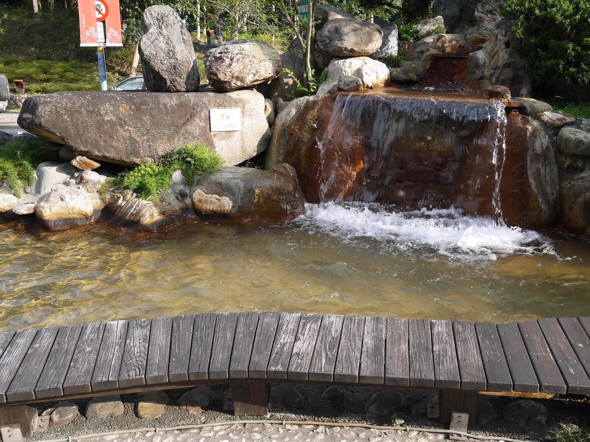 Hua Ge Hot Spring Hotel Цзяоси Экстерьер фото